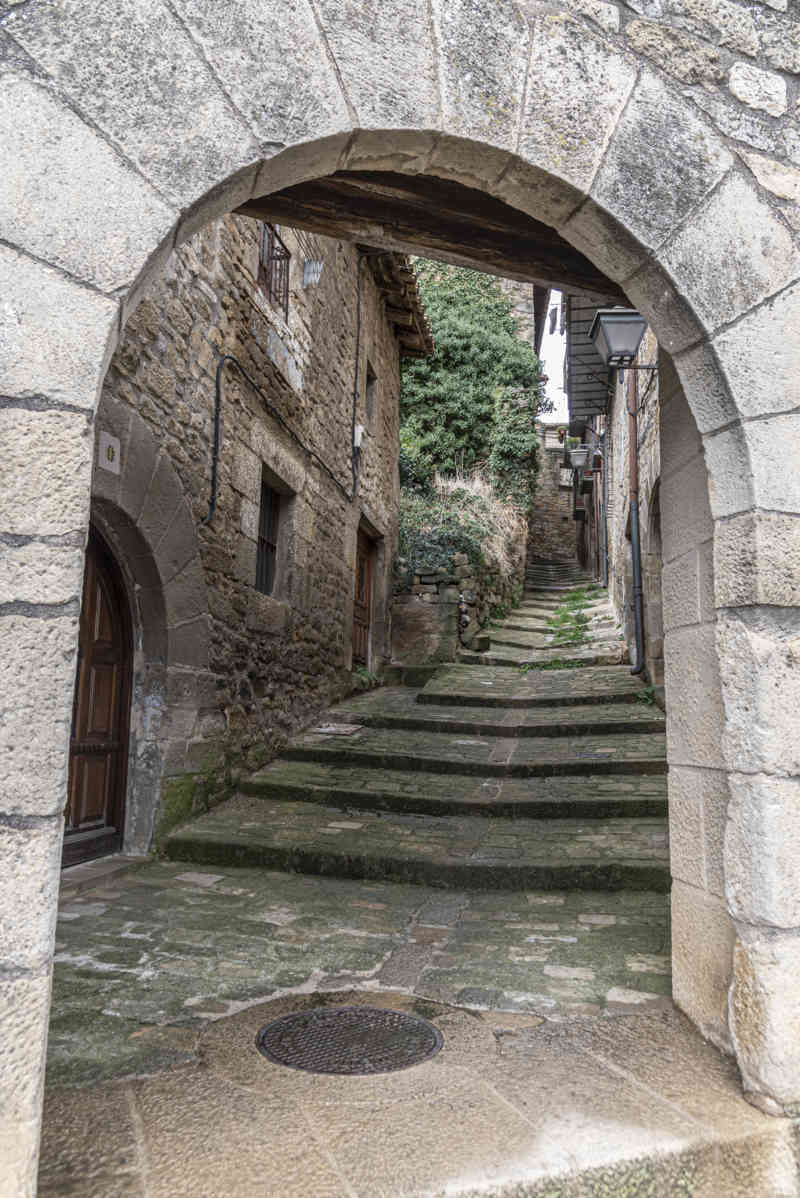 Zaragoza - Sos del Rey Católico 47 - Portal de Levante.jpg